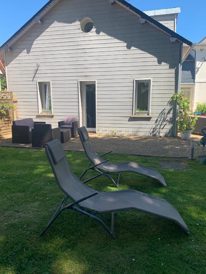 Le Petit Manoir Bed & Breakfast Farceaux Exterior foto