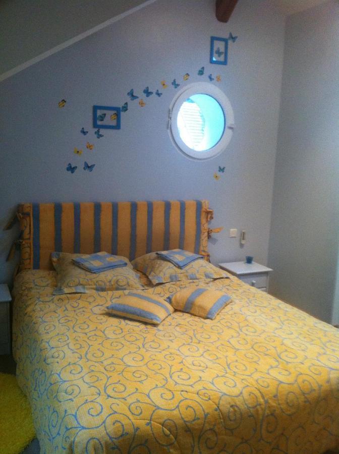 Le Petit Manoir Bed & Breakfast Farceaux Exterior foto